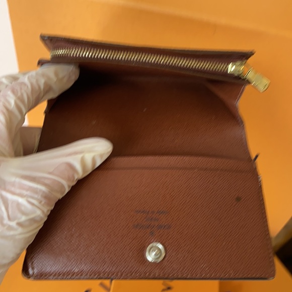 Authentic Louis Vuitton Wallet Monogram - Picture 8 of 17